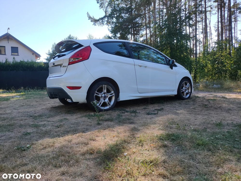 Ford Fiesta - 14