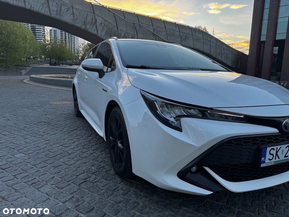 Toyota Corolla 2.0 Hybrid Executive - 12