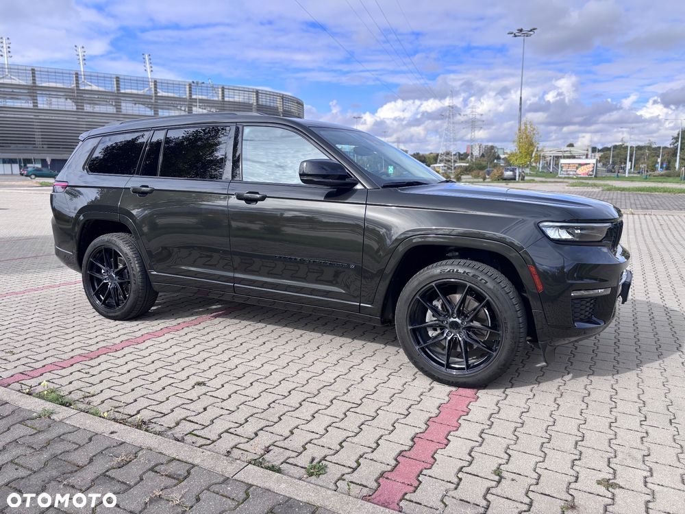 Jeep Grand Cherokee - 12