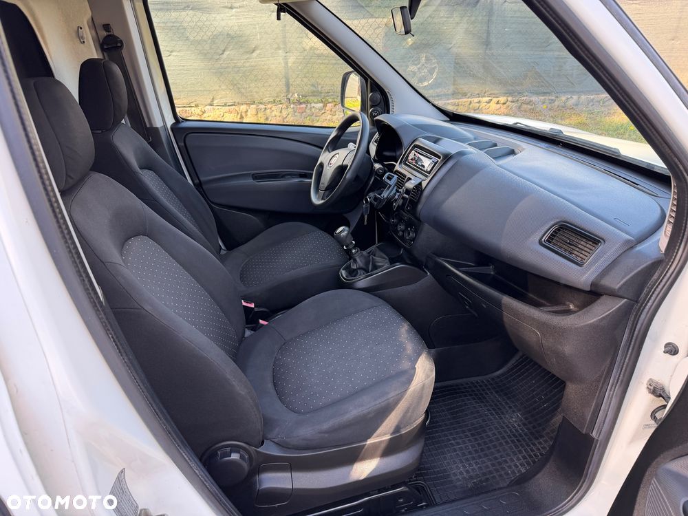 Fiat Doblo 2012 1.6 JTD 100 KM 6 bieg bardzo ładny - 8