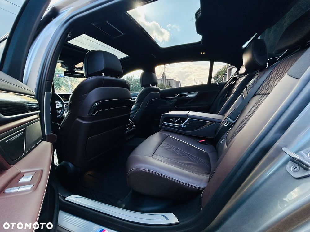 BMW Seria 7 750Li xDrive - 11