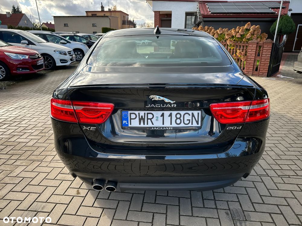 Jaguar XE - 35