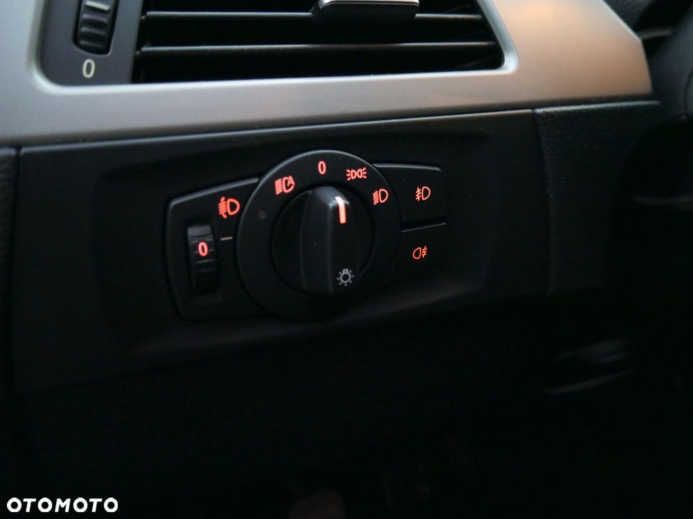 BMW Seria 3 318d DPF - 13