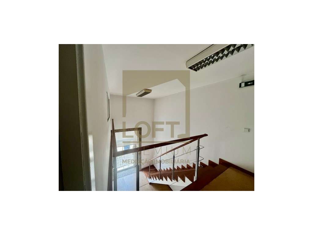 Escritório co mezanine para Arrendar Junto ao Shopping - Grande imagem: 4/7