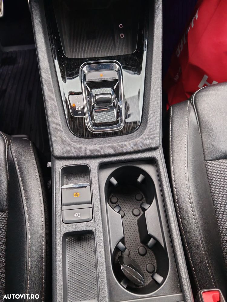 Skoda Octavia 2.0 TDI DSG Style - 12