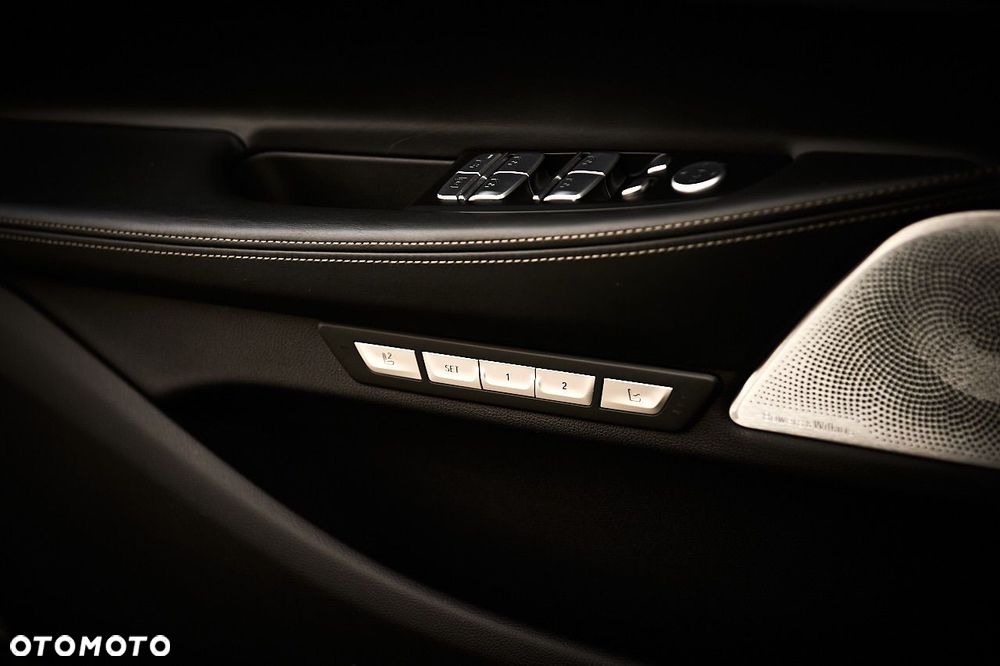 BMW-ALPINA B7 Biturbo - 35