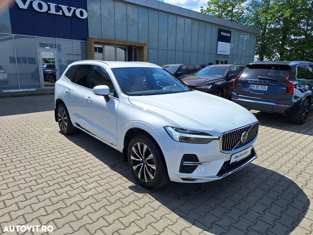 Volvo XC 60 B4 MHEV AT AWD Plus Dark - 6