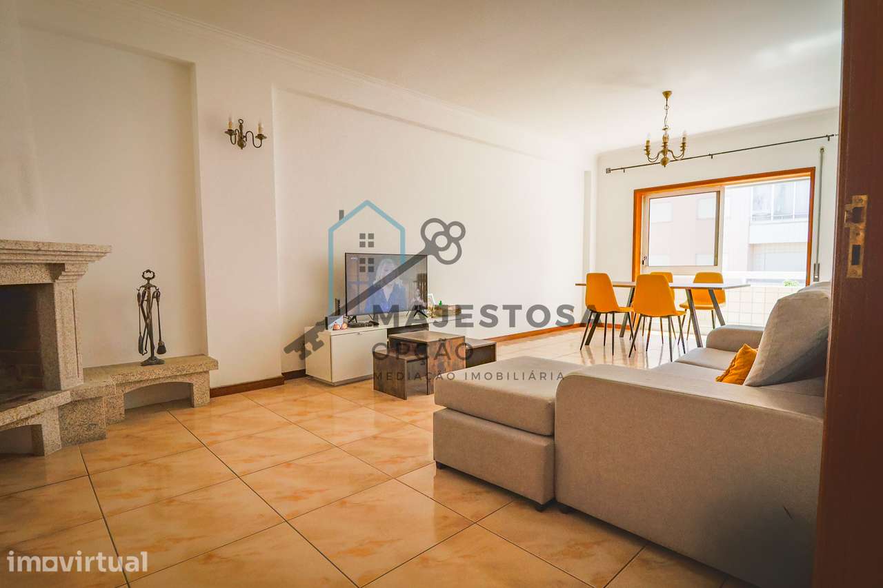 Apartamento T3 no Último Andar com Garagem — Gualtar (Braga) - Grande imagem: 4/37