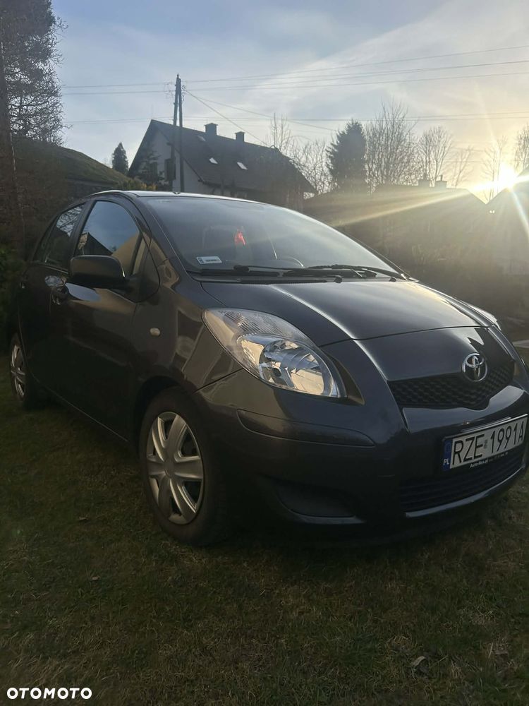 Toyota Yaris 1.33 Luna - 1