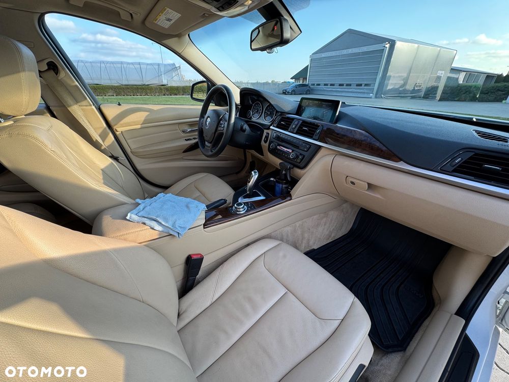 BMW Seria 3 328i xDrive Luxury Line - 6