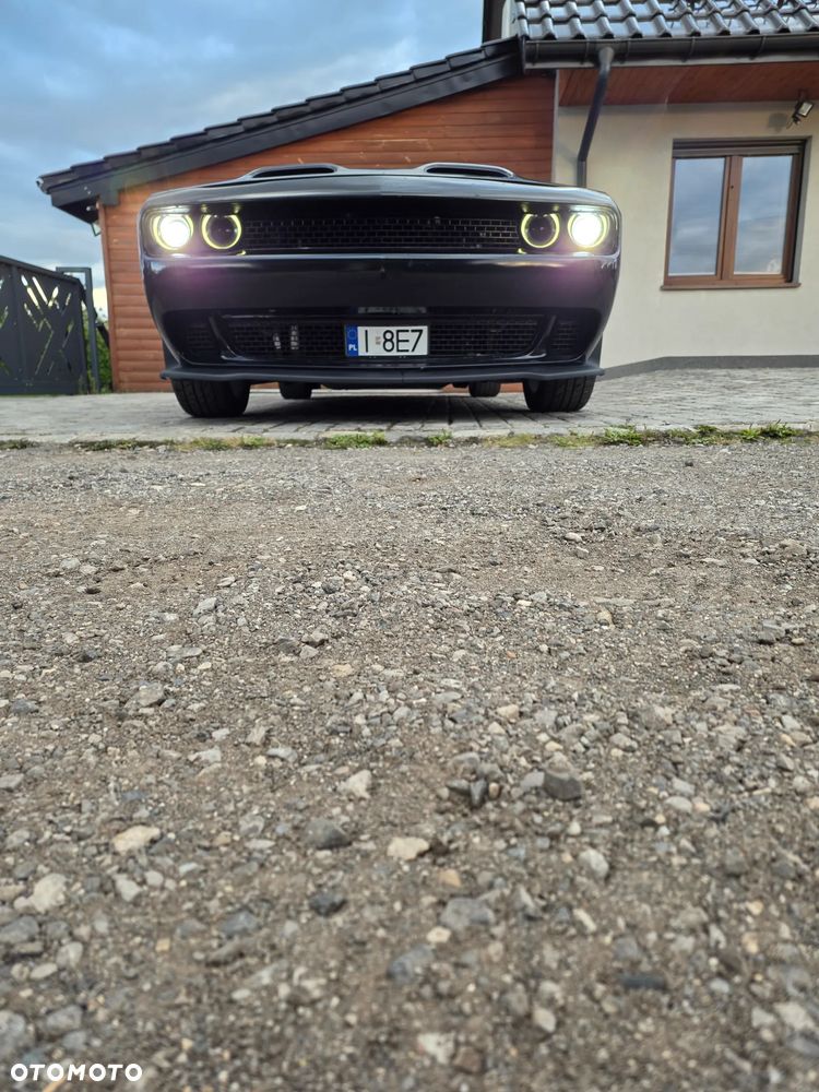 Dodge Challenger - 10