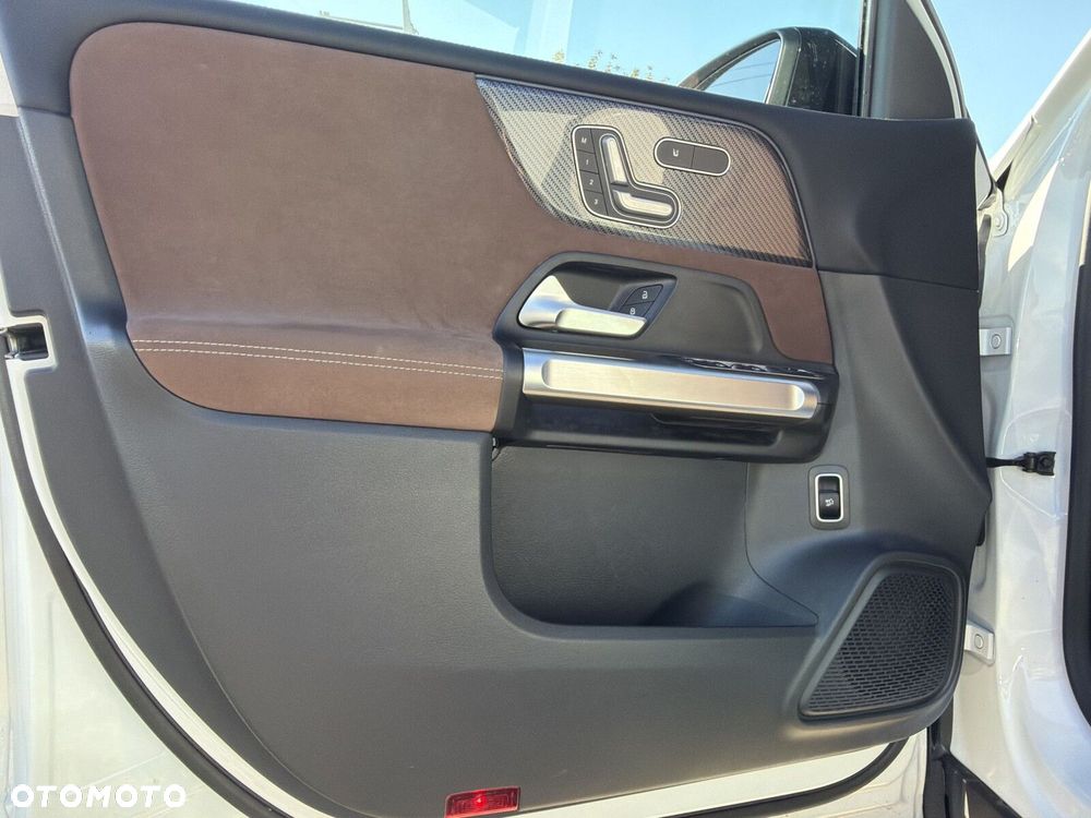 Mercedes-Benz GLB 200 mHEV AMG Line 7G-DCT - 24