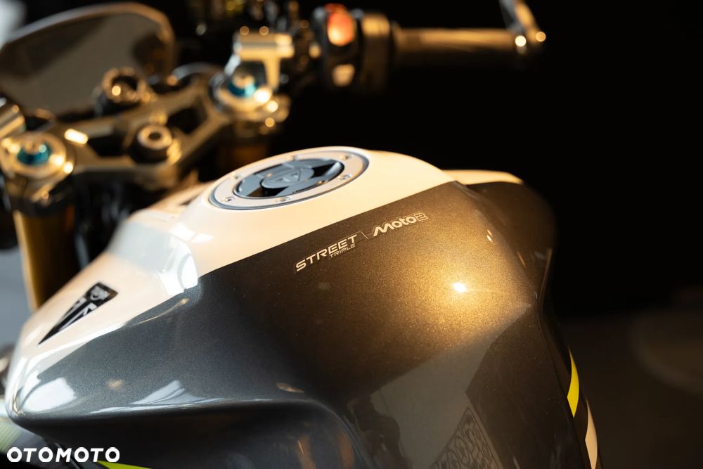 Triumph Street Triple - 6