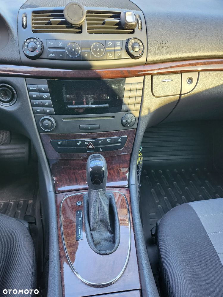 Mercedes-Benz Klasa E 200 Kompressor Automatik Classic - 14