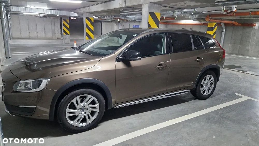 Volvo V60 Cross Country D4 AWD Summum - 3