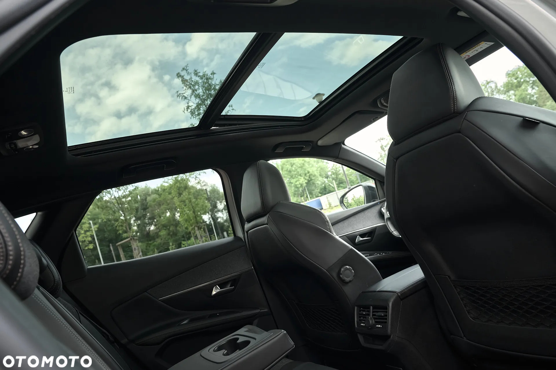 Peugeot 3008 1.5 BlueHDi GT S&S - 28