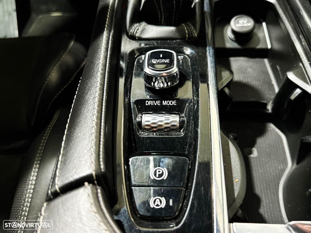 Volvo XC 90 2.0 D4 R-Design - 33