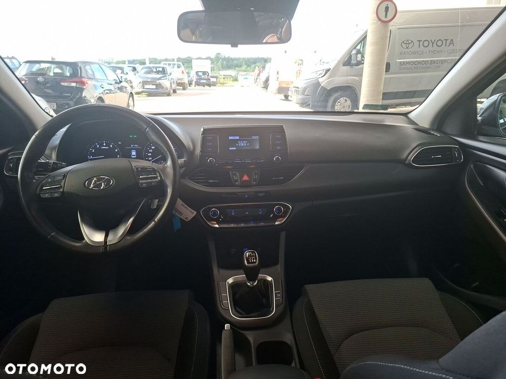 Hyundai i30 1.5 DPI Classic + - 15