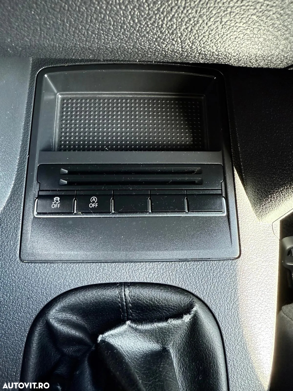 Volkswagen Touran 1.6 TDI BlueMotion Technology Comfortline - 25