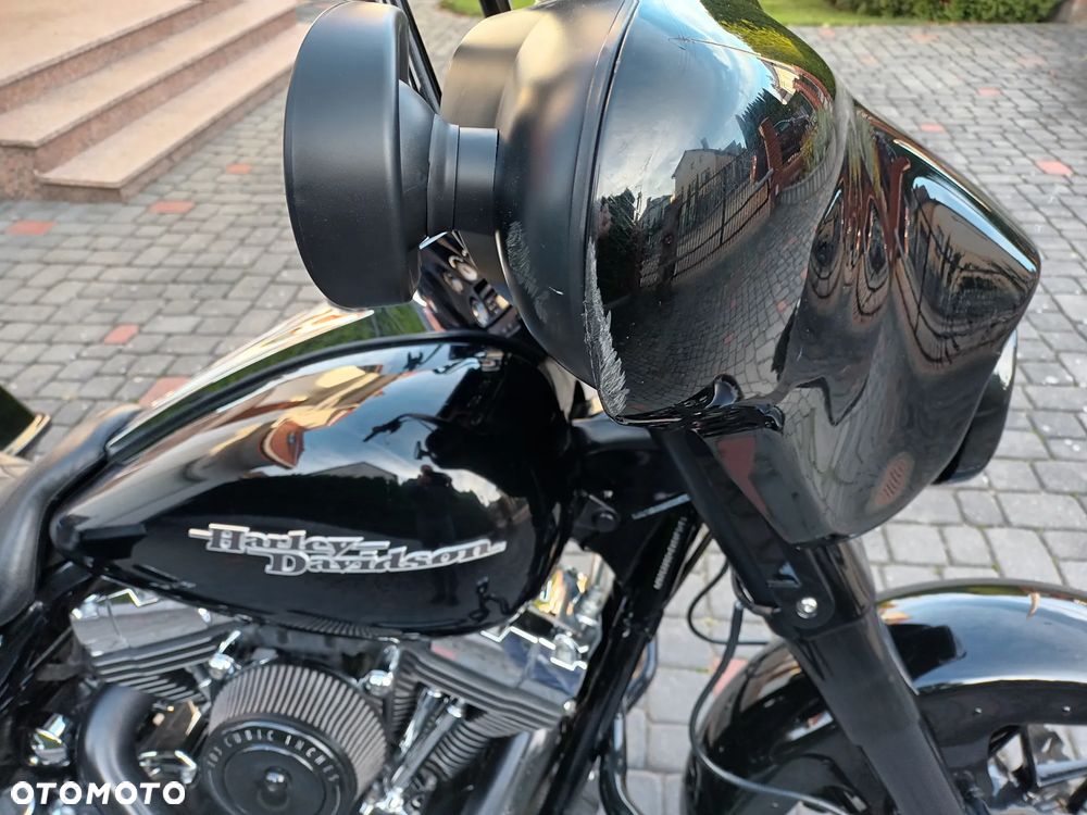 Harley-Davidson Touring Street Glide - 15