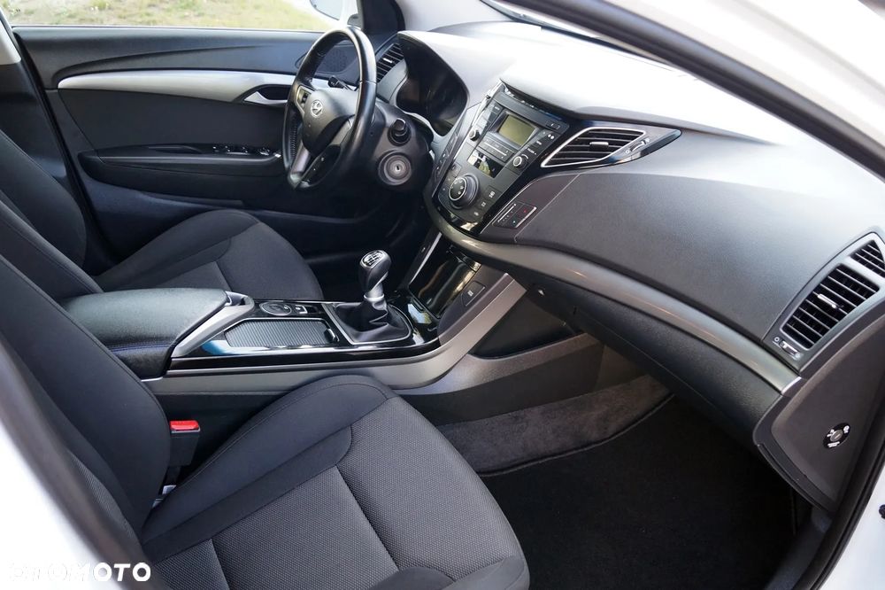 Hyundai i40 Kombi 1.6 Trend - 16