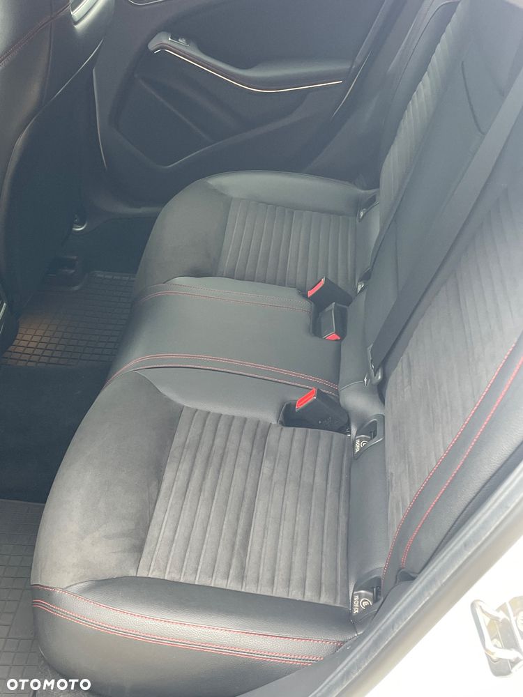 Mercedes-Benz GLA 220 4-Matic - 16