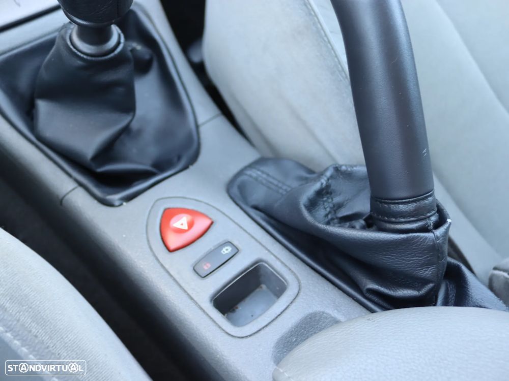 Renault Laguna 1.9 dCi Privilège - 25