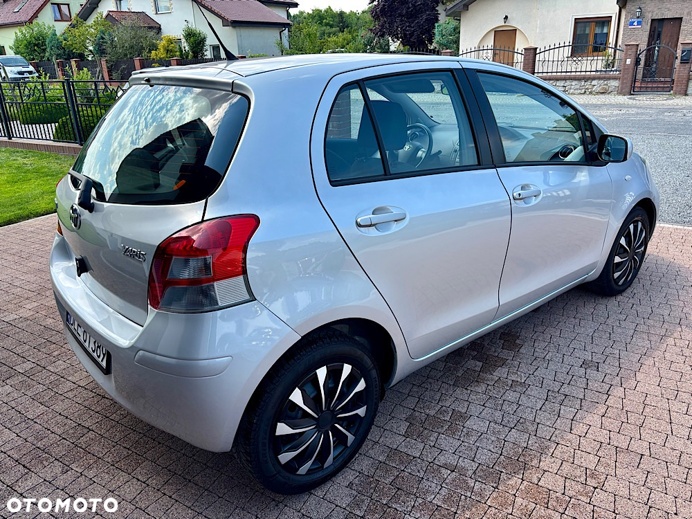 Toyota Yaris 1.33 Prestige - 4