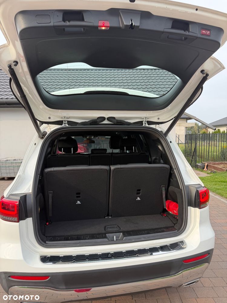 Mercedes-Benz GLB - 16
