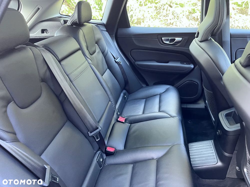 Volvo XC 60 T6 Plug-In Hybrid AWD Inscription - 8