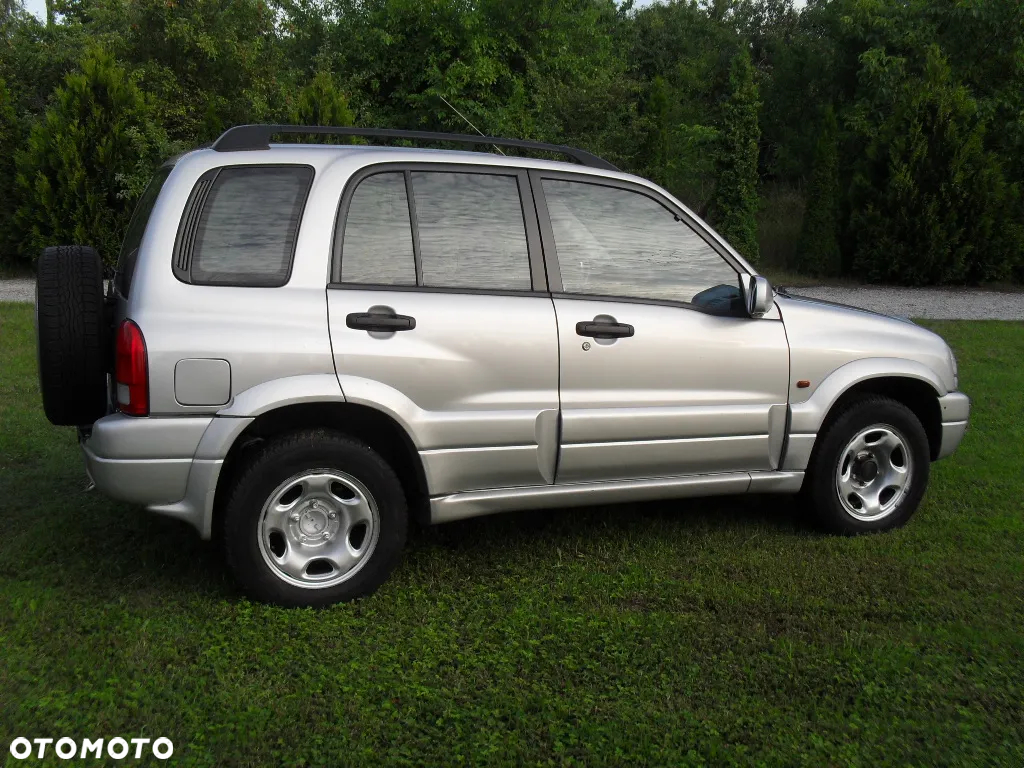 Suzuki Grand Vitara 2.0 - 16