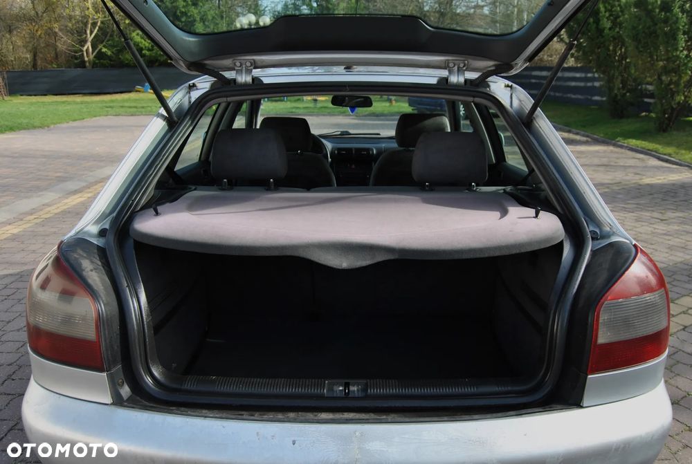 Audi A3 Sportback 1.9 TDI Ambiente - 12