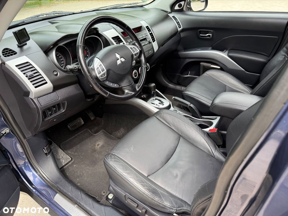 Mitsubishi Outlander 2.4 4WD CVT Intense - 21
