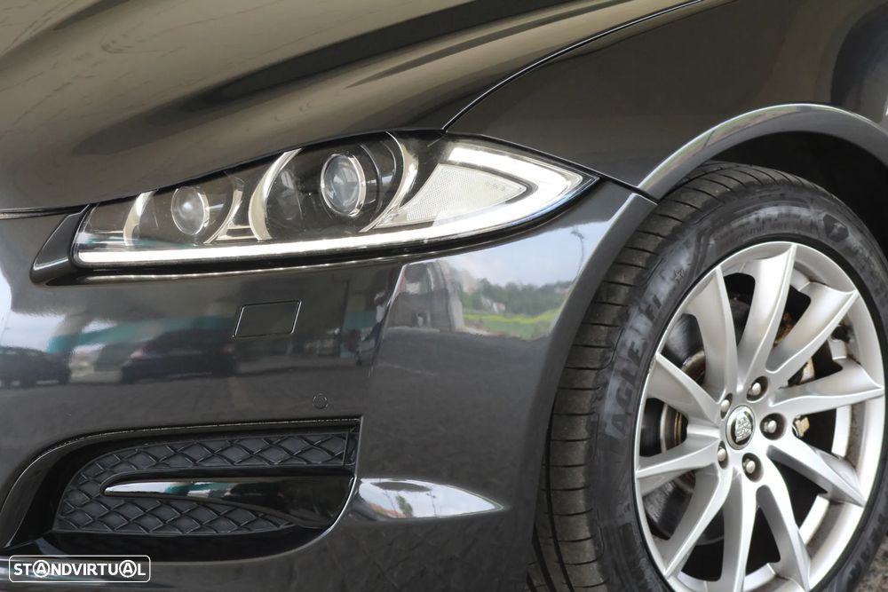 Jaguar XF Sportbrake 2.2 D R-Sport - 12