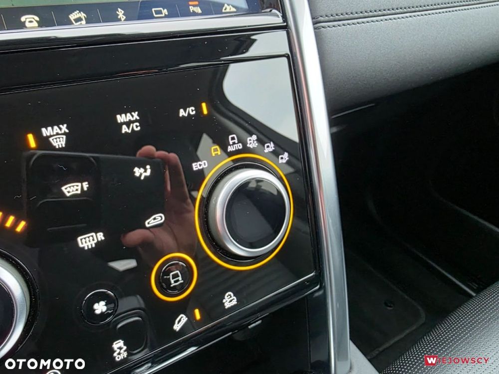 Land Rover Discovery Sport - 26