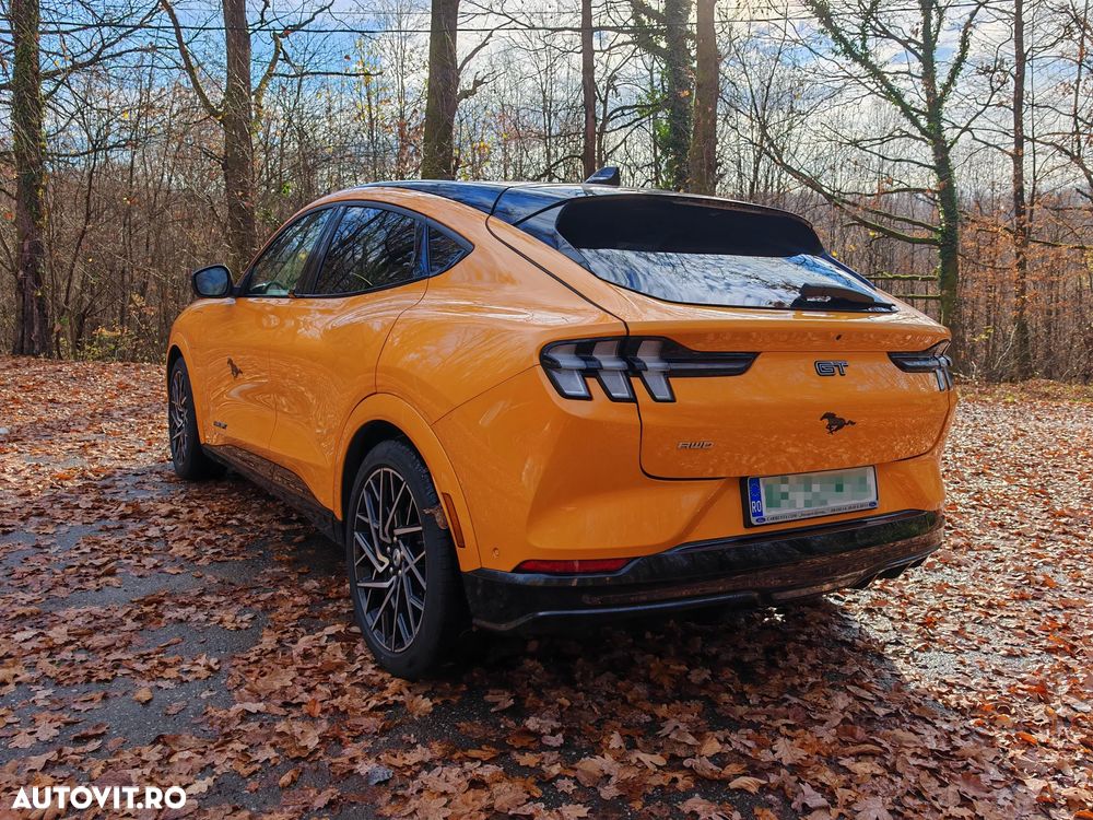 Ford Mustang Mach-E AWD GT - 4