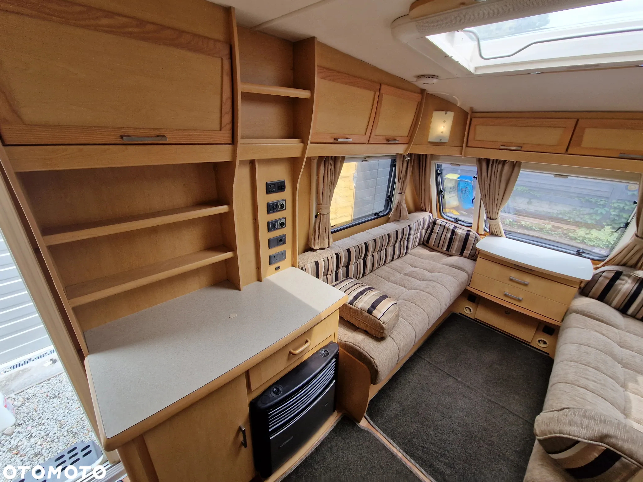 Elddis Xplore 402 - 15