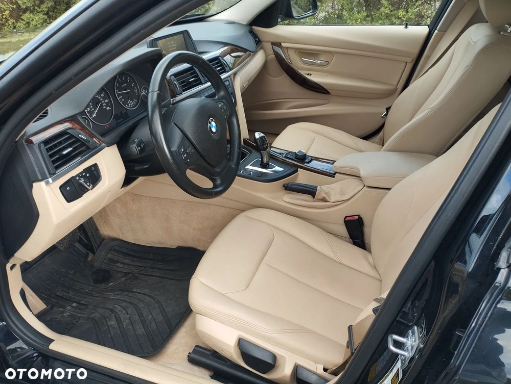 BMW Seria 3 320i - 11