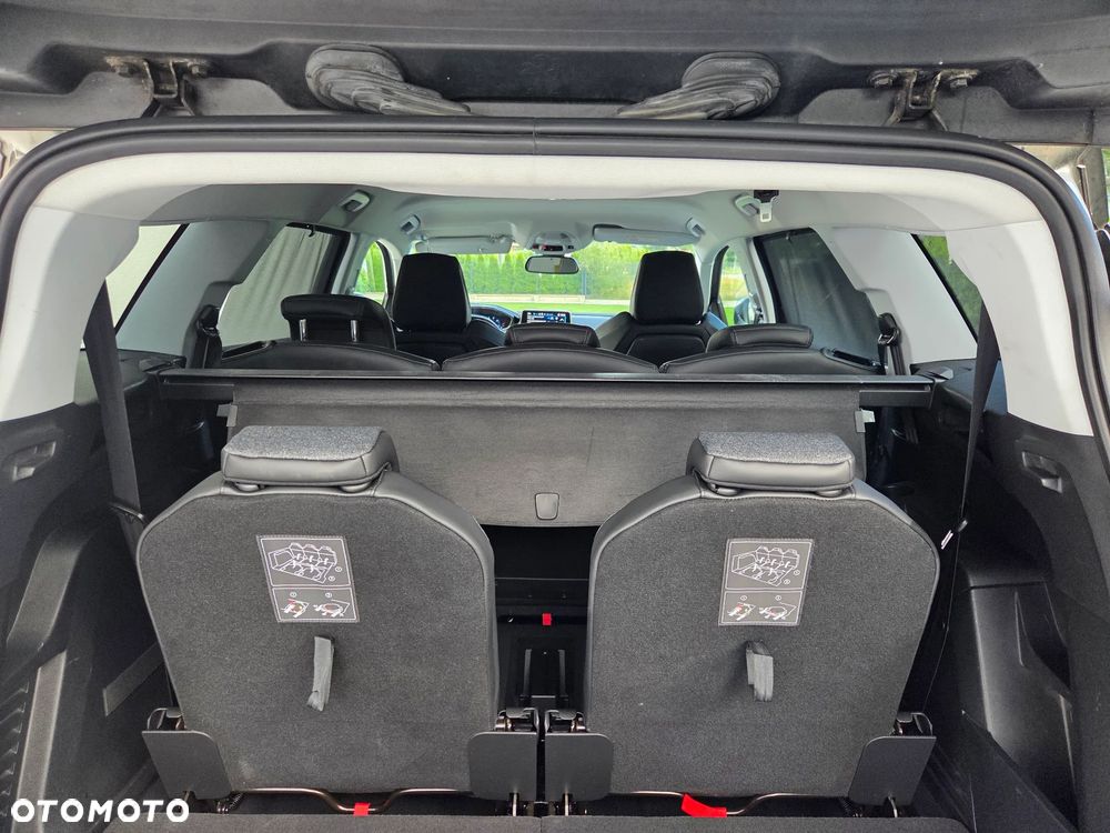 Peugeot 5008 1.6 BlueHDI Allure S&S EAT6 - 28