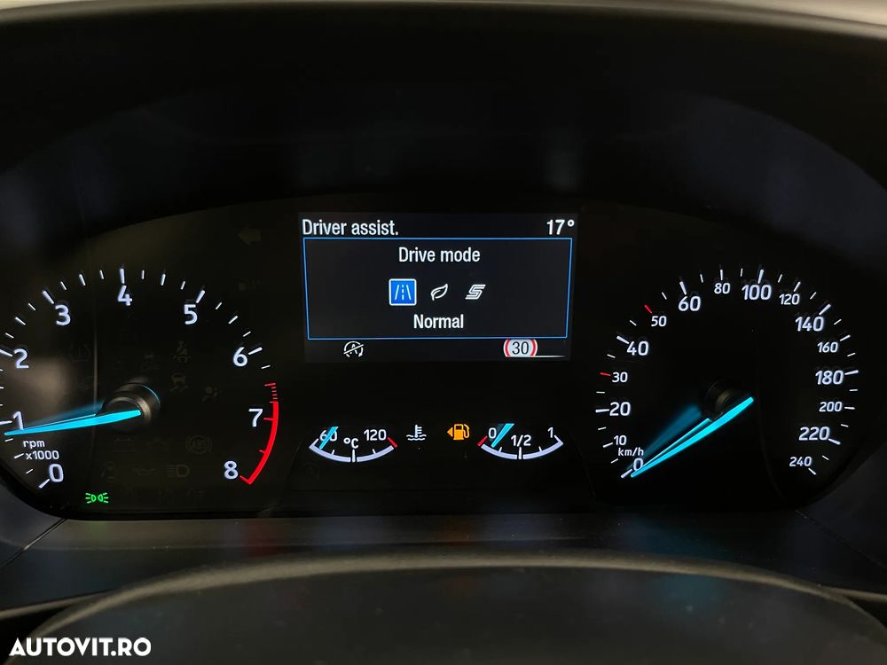 Ford Focus 1.0 EcoBoost MHEV Titanium - 18