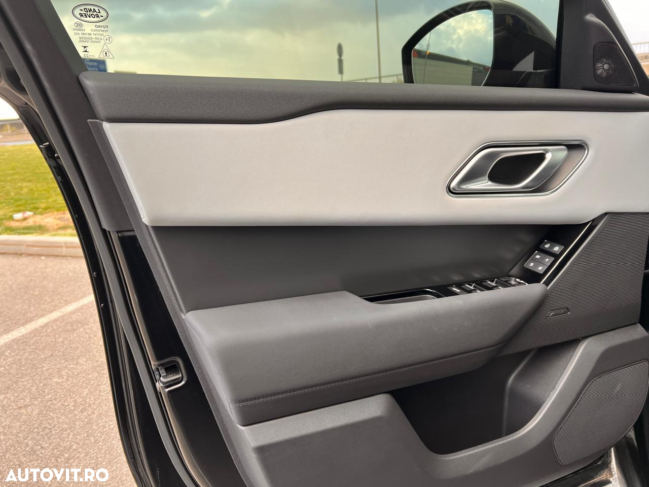 Land Rover Range Rover Velar R-Dynamic 2.0 P250 SE - 14