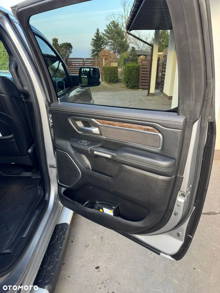 RAM 1500 5.7 Crew Cab Laramie - 24