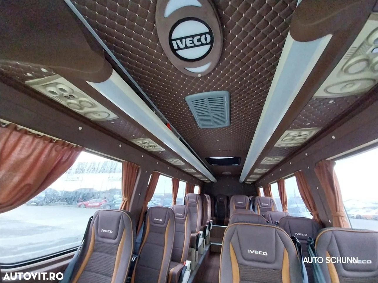 Iveco Bus - 22+1+1 locuri - 12