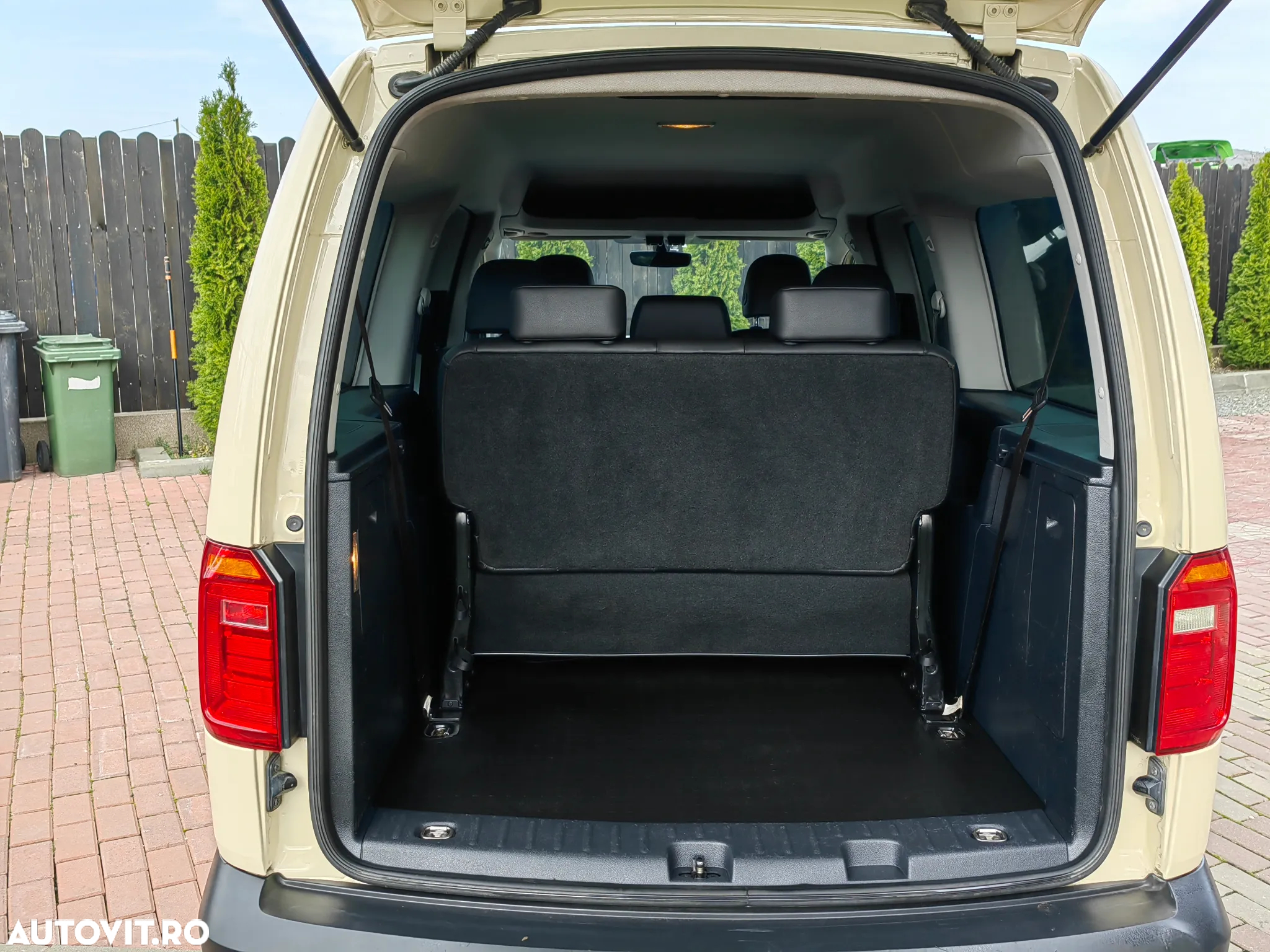 Volkswagen Caddy 2.0 TDI (7-Si.) DSG Maxi Family - 17
