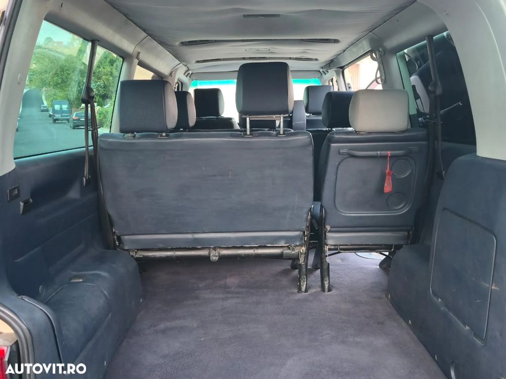 Volkswagen Caravelle - 15