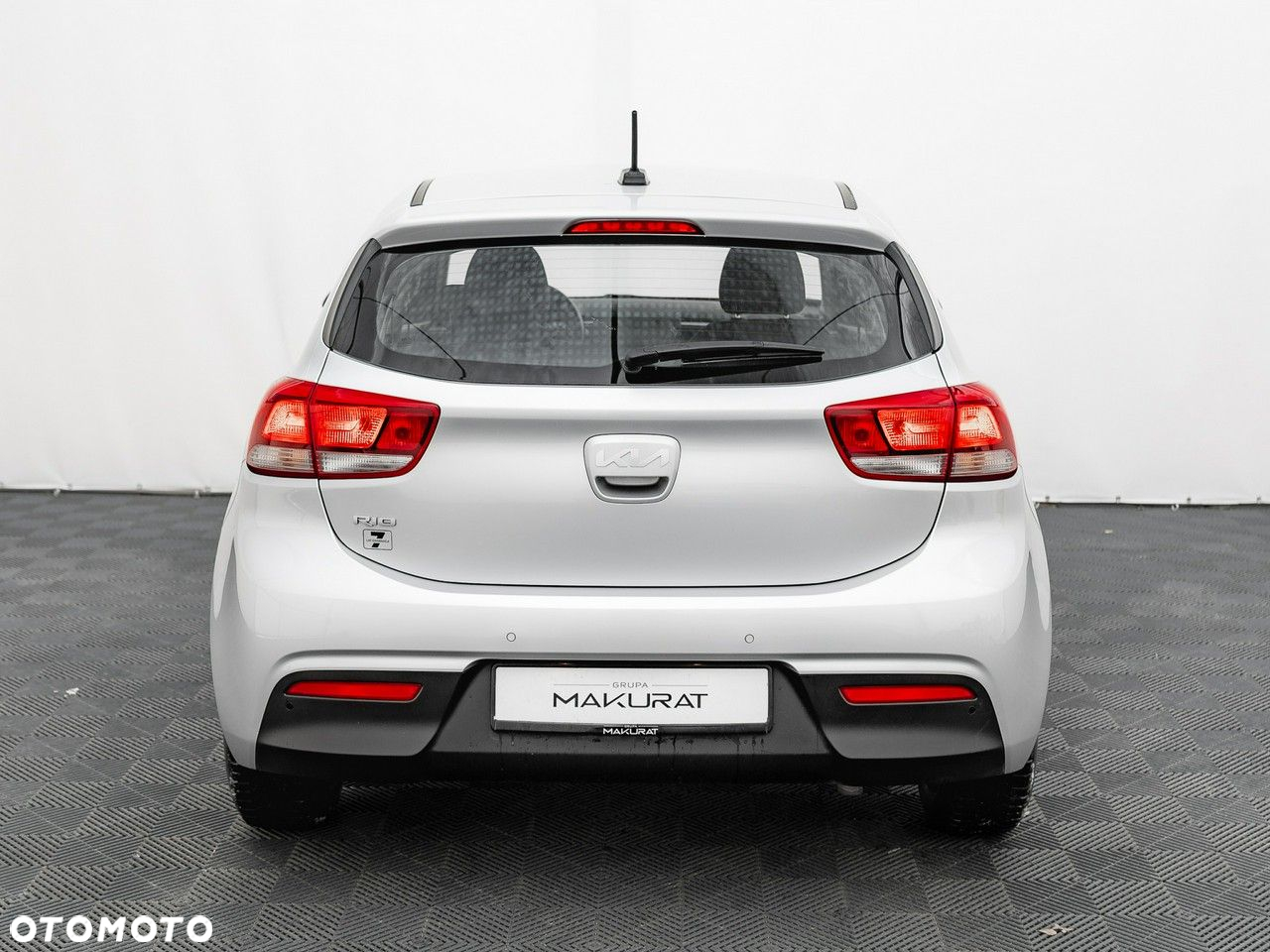 Kia Rio 1.2 M - 11