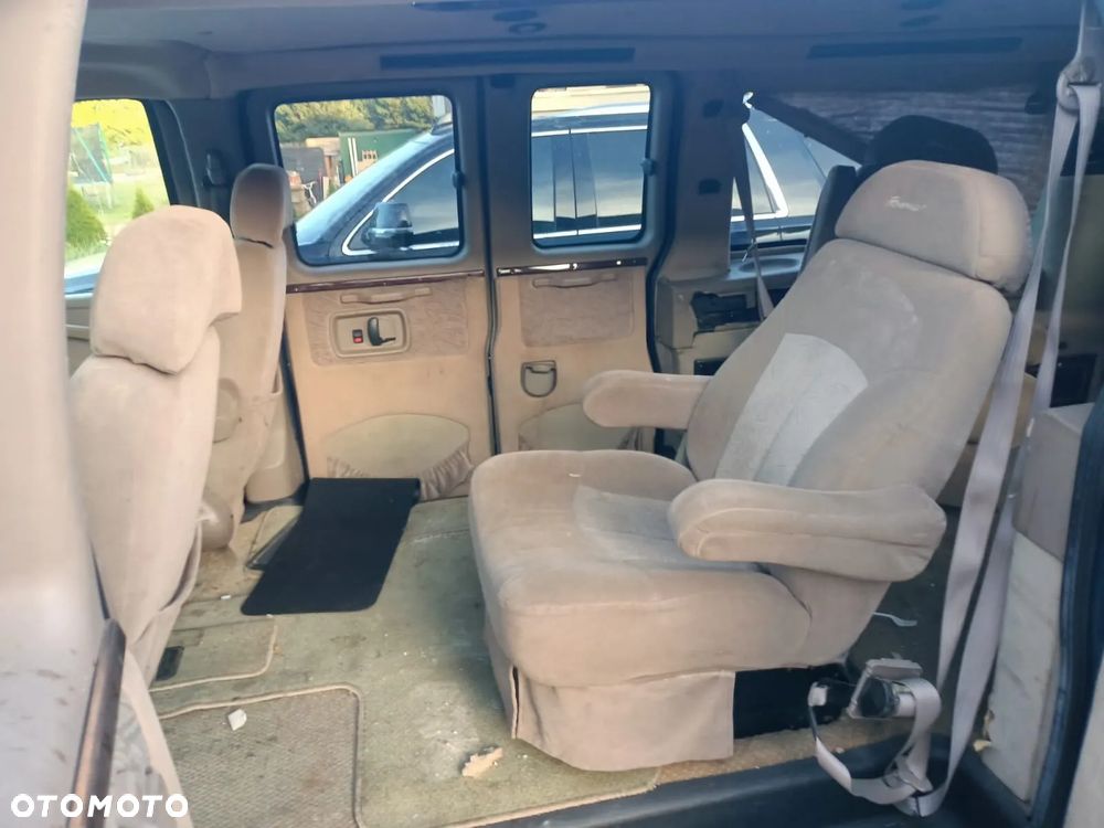 GMC Savana - 2