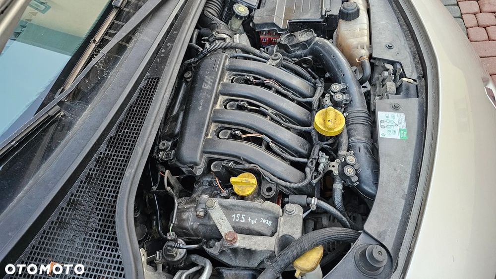 Renault Clio 1.6 Confort Privilege - 38