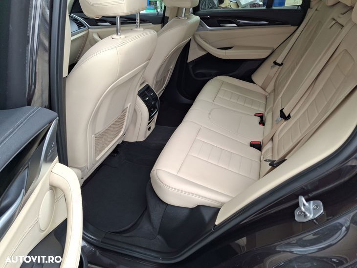 BMW X3 xDrive20d AT Luxury Line - 14