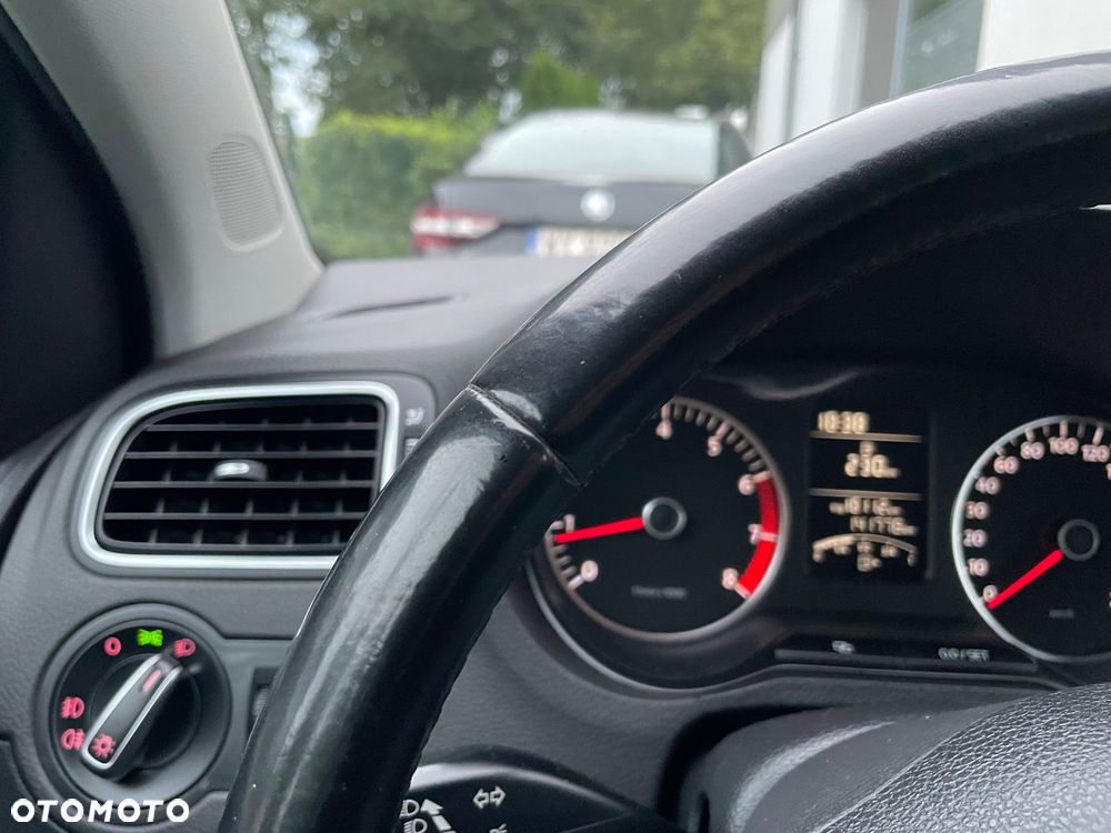Volkswagen Polo 1.4 16V Highline - 11